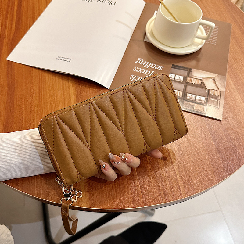 Modern Long Wallet in a Diamond Design