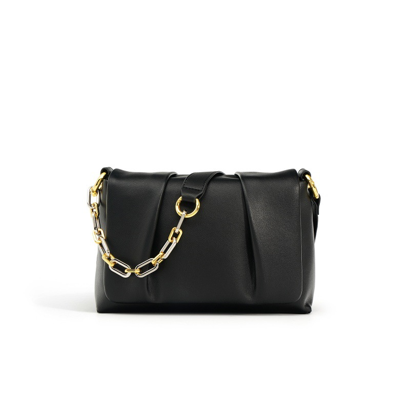Elegant Shoulder Bag with Chain Strap