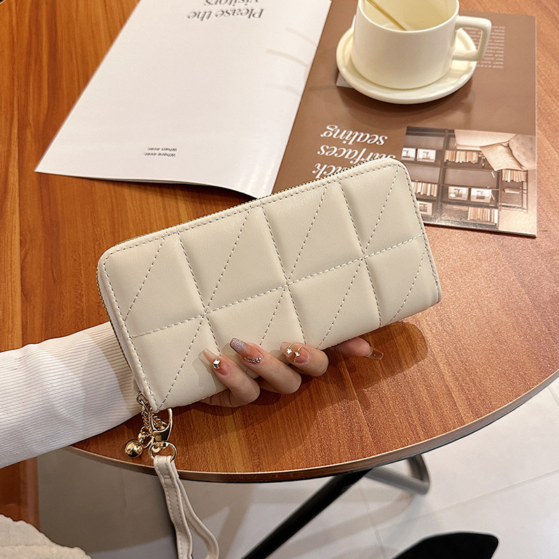 Modern Long Wallet in a Diamond Design