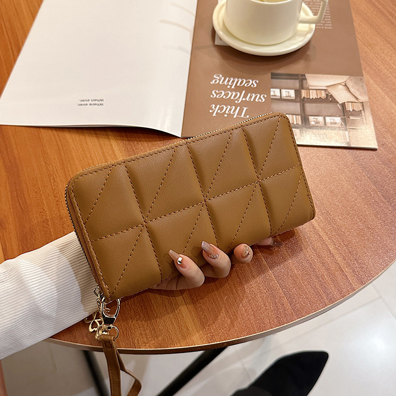 Modern Long Wallet in a Diamond Design