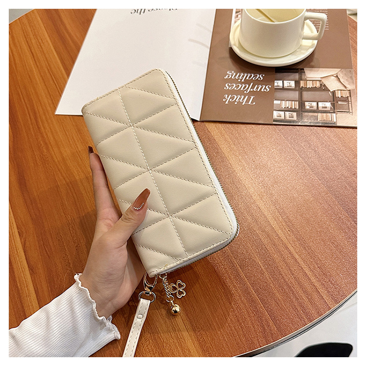 Modern Long Wallet in a Diamond Design