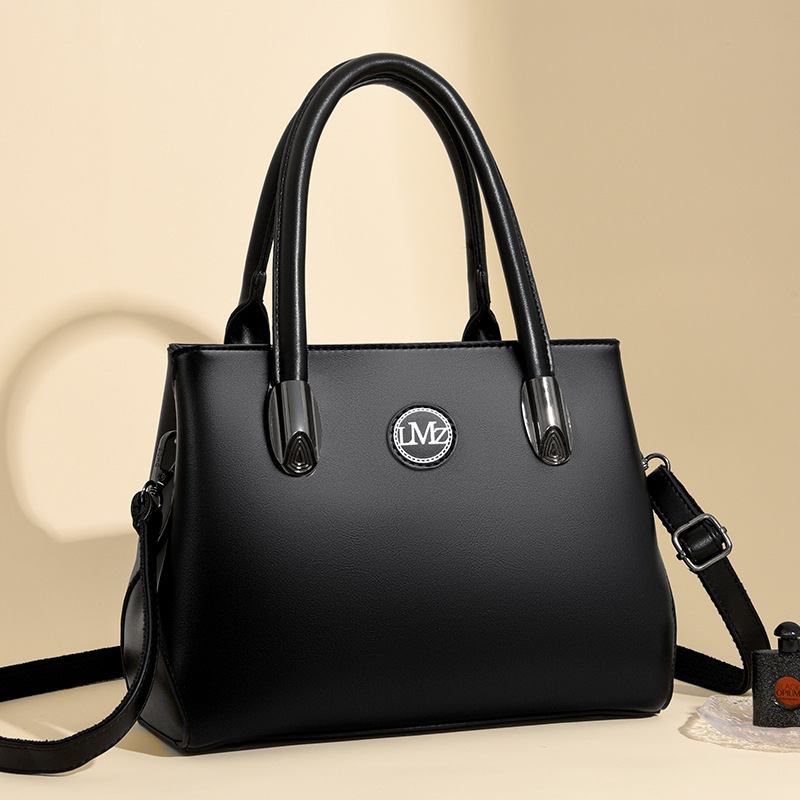 Stylish Ladies Shoulder Bag in Retro Design