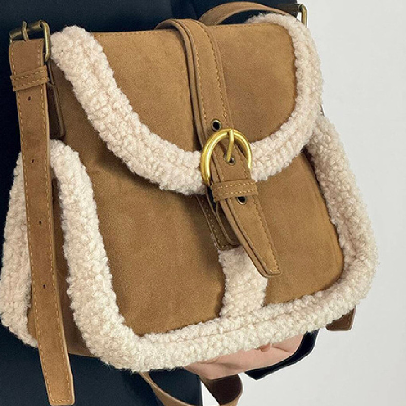 Cosy Chic Woollen Bag - Your Trendy and Warm Companion
