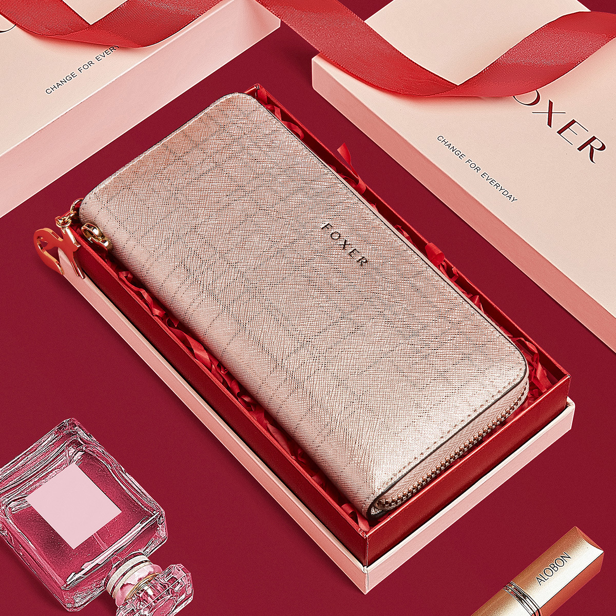 Elegant Ladies ' Coin Purse with Several Card Compartments