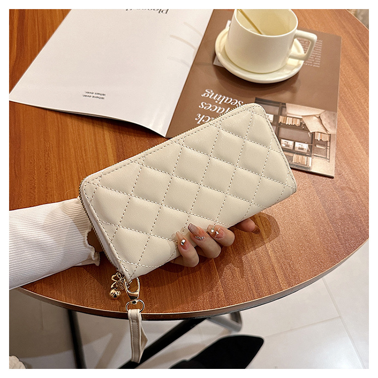 Modern Long Wallet in a Diamond Design