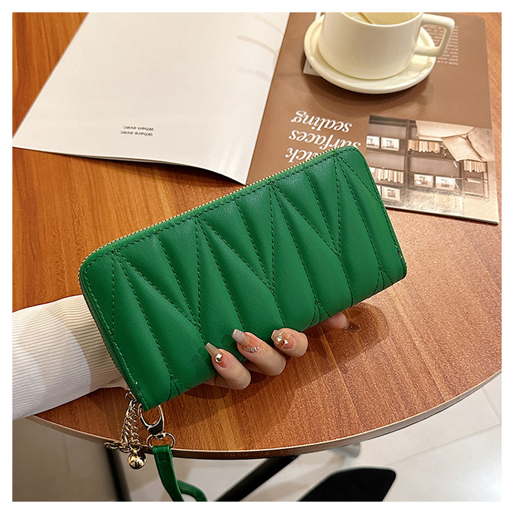 Modern Long Wallet in a Diamond Design