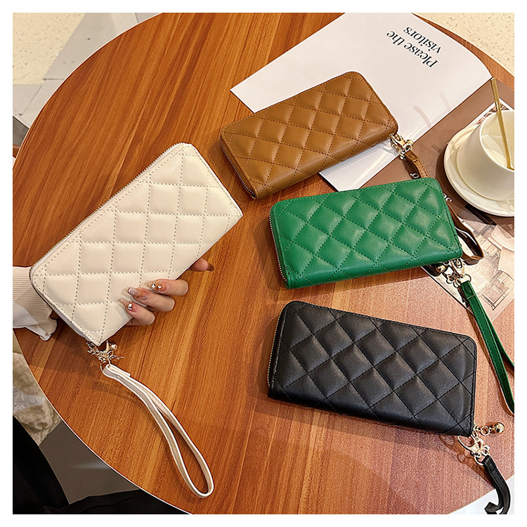 Modern Long Wallet in a Diamond Design