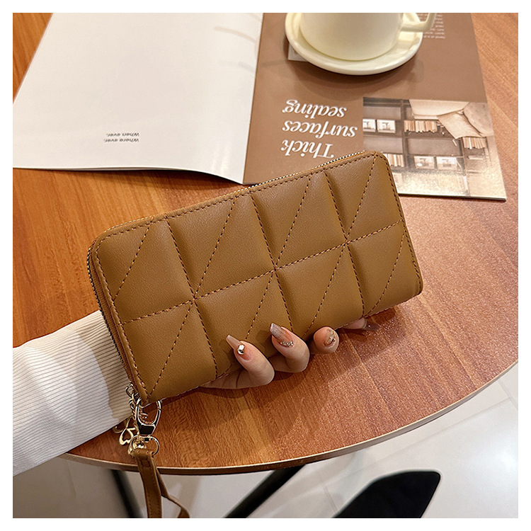 Modern Long Wallet in a Diamond Design
