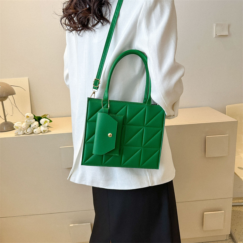 Elegant Shoulder Bag with Small Wallet