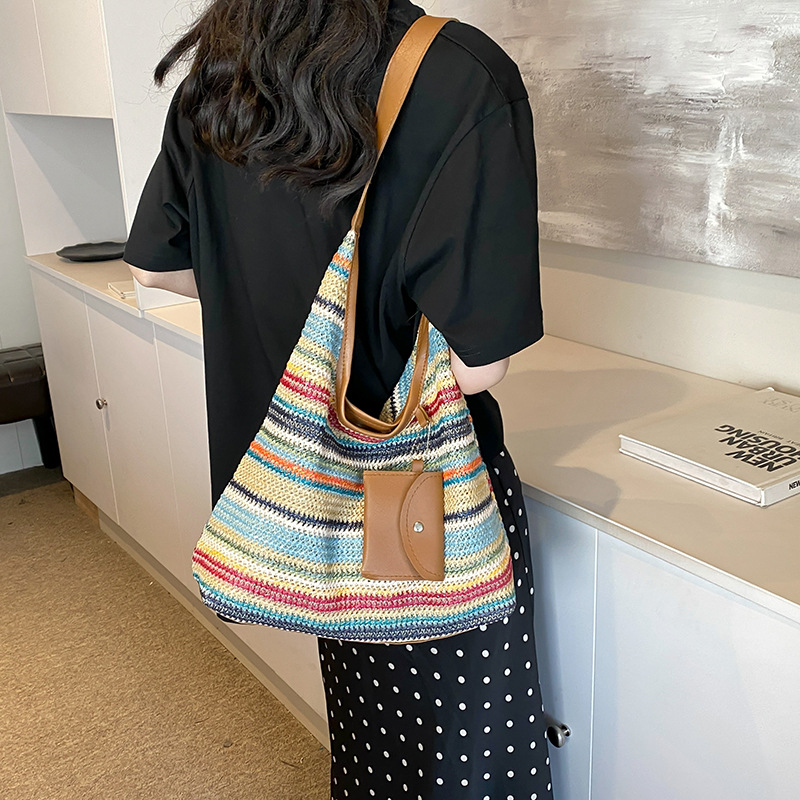 Urbanease Tote - Casual , Modern & Versatile