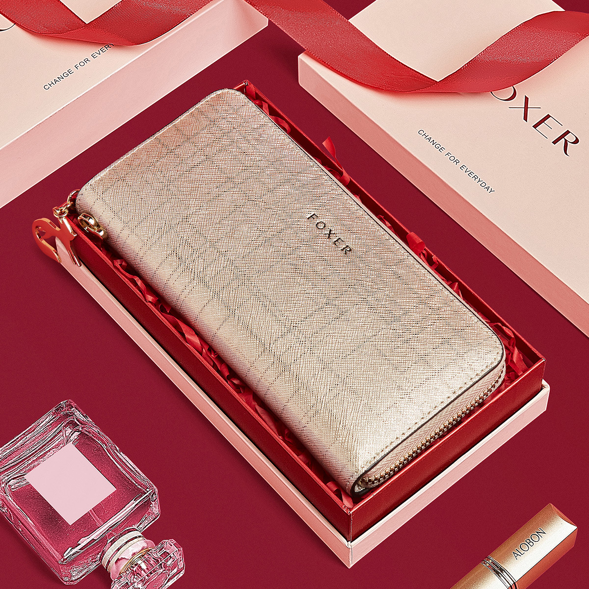 Elegant Ladies ' Coin Purse with Several Card Compartments