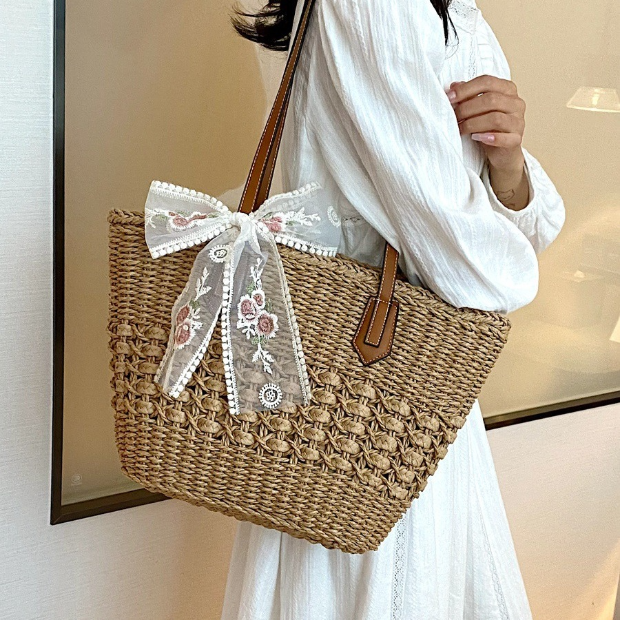 Fashionable Knitted Shoulder Bag for Women