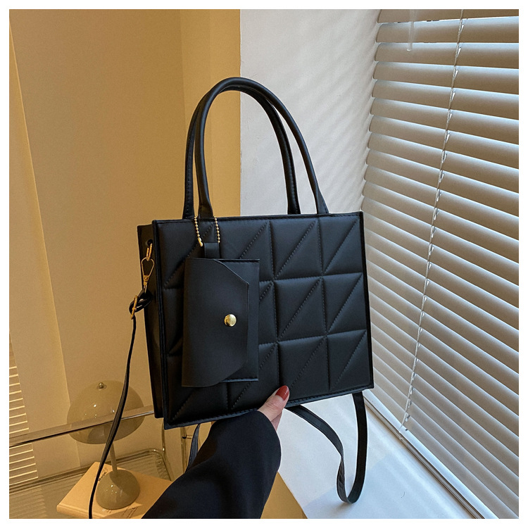 Elegant Shoulder Bag with Small Wallet