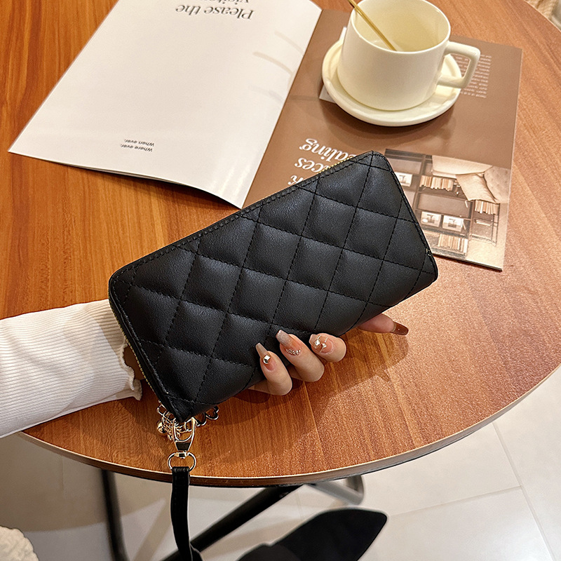 Modern Long Wallet in a Diamond Design