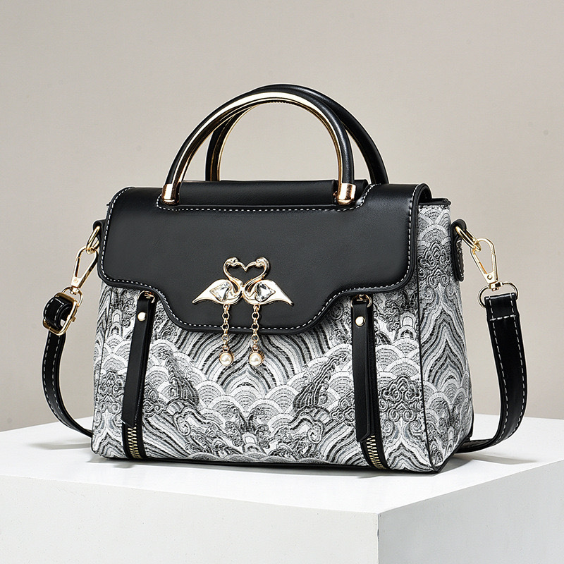 Stilkunst - Elegant Embroidery Bag with Character