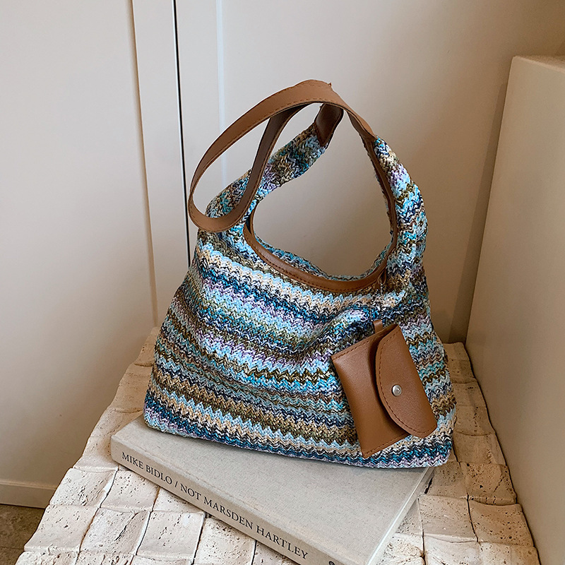 Urbanease Tote - Casual , Modern & Versatile
