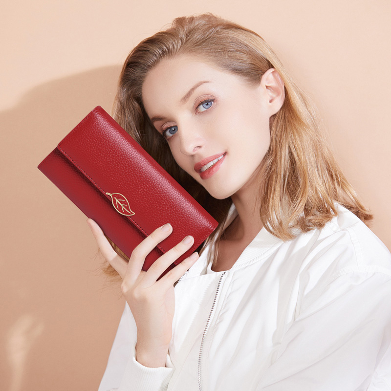 Fashionable Wallet Made From Genuine Leather with Leaf Clasp