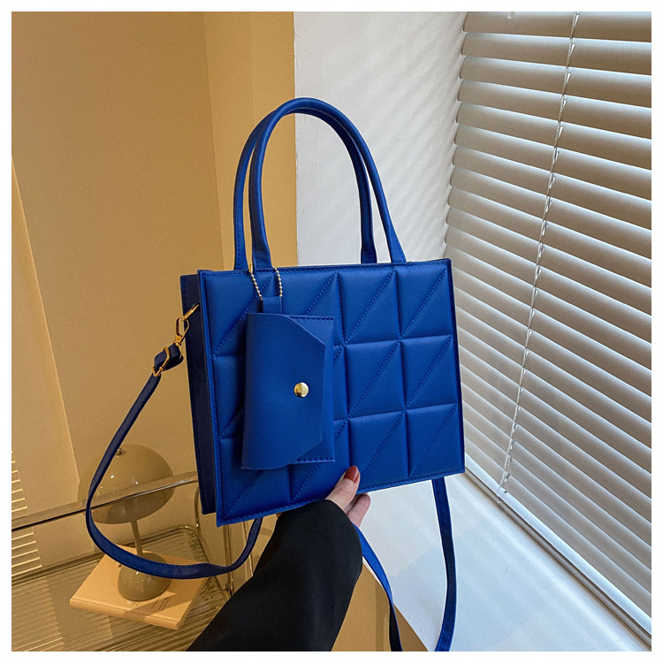 Elegant Shoulder Bag with Small Wallet