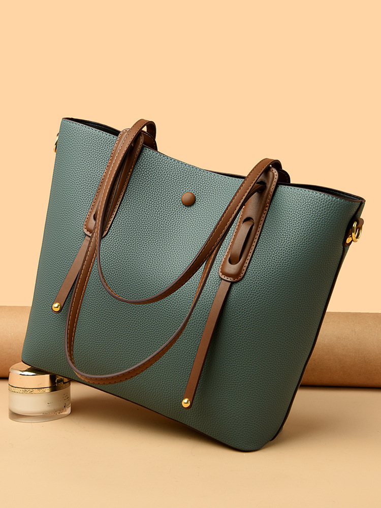 Simple Shoulder Bag with Large Capacity