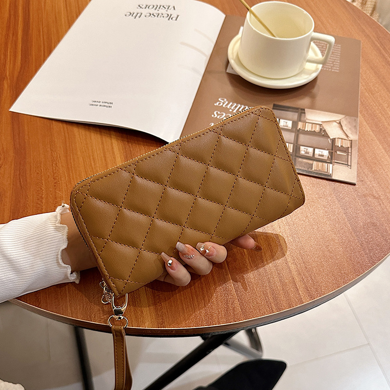 Modern Long Wallet in a Diamond Design