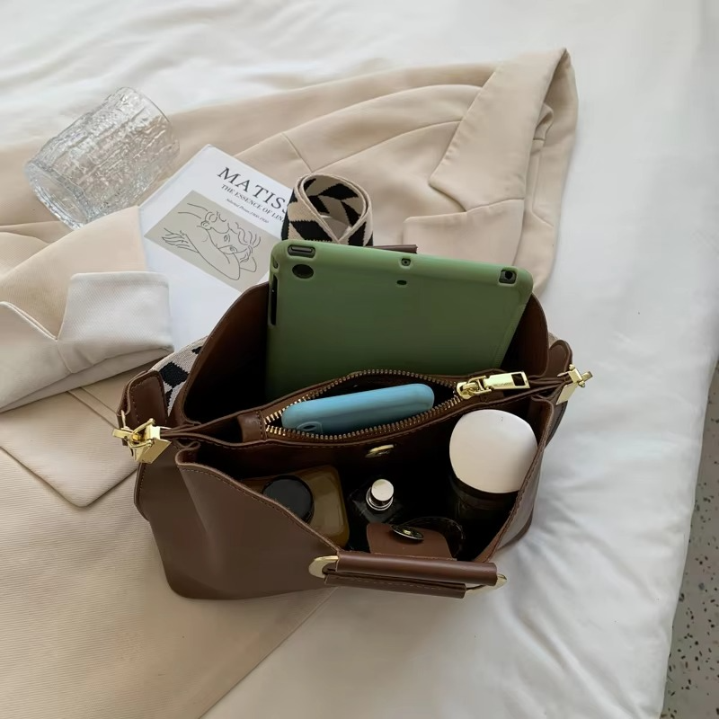 Versatile Crossbody Bucket Bag