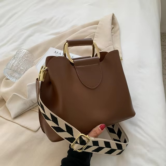 Versatile Crossbody Bucket Bag