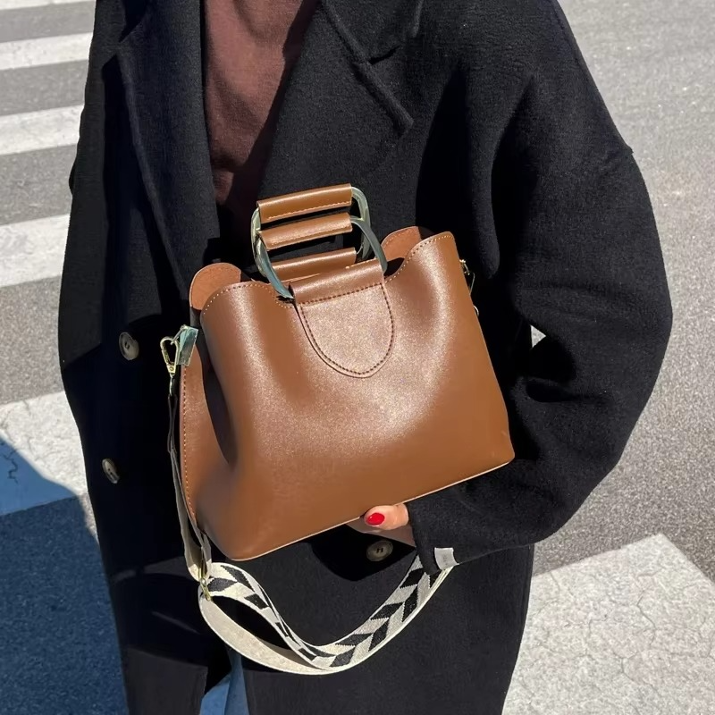Versatile Crossbody Bucket Bag