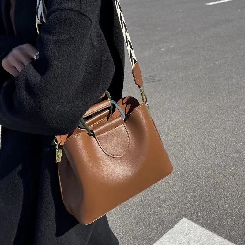 Versatile Crossbody Bucket Bag