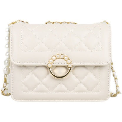 Diamond Chain Bag - Glamour Meets Style