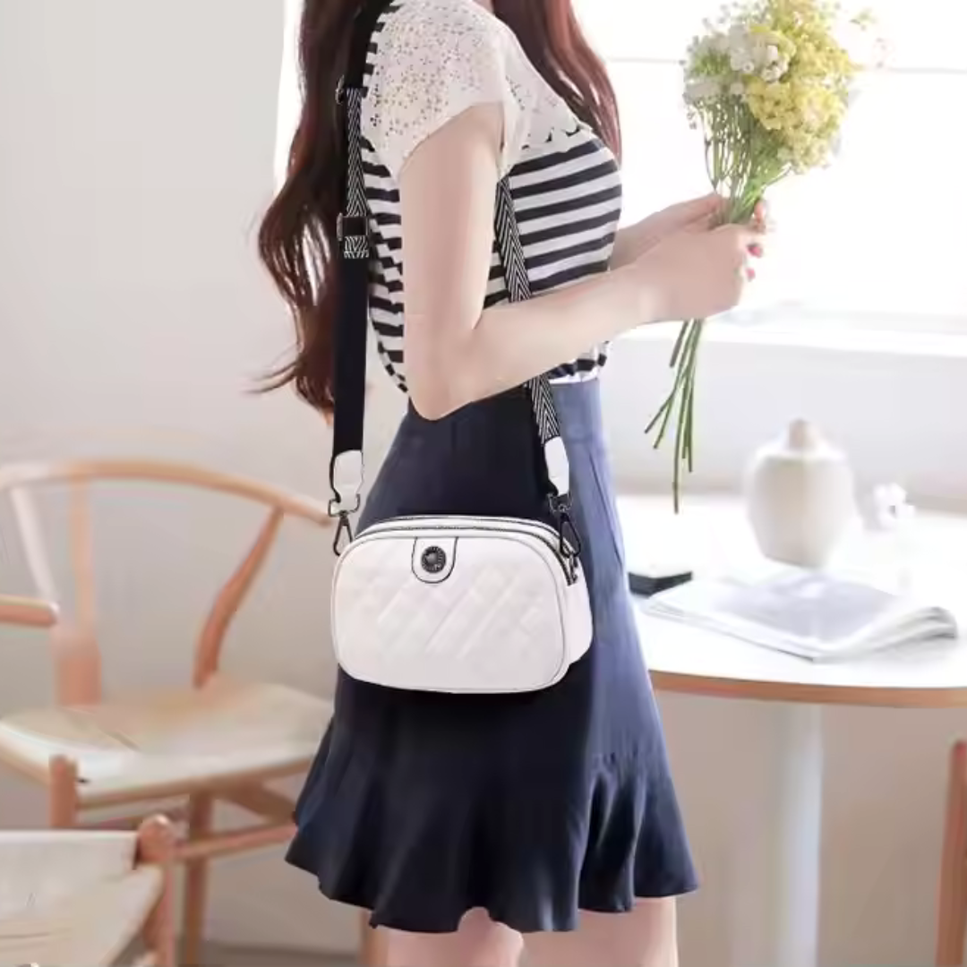 Elegant Leather Shoulder Bag for Everyday Use