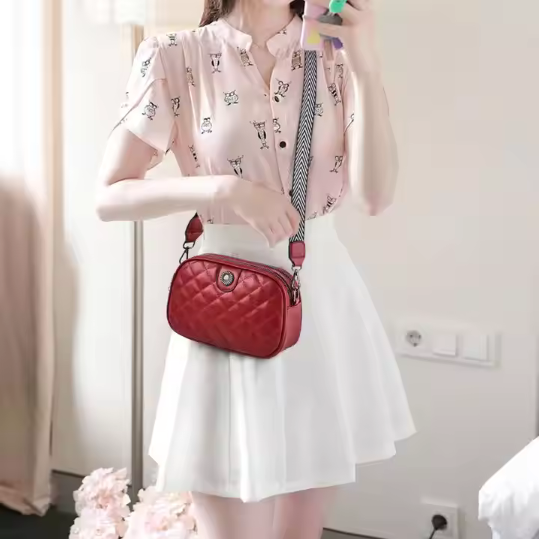 Elegant Leather Shoulder Bag for Everyday Use