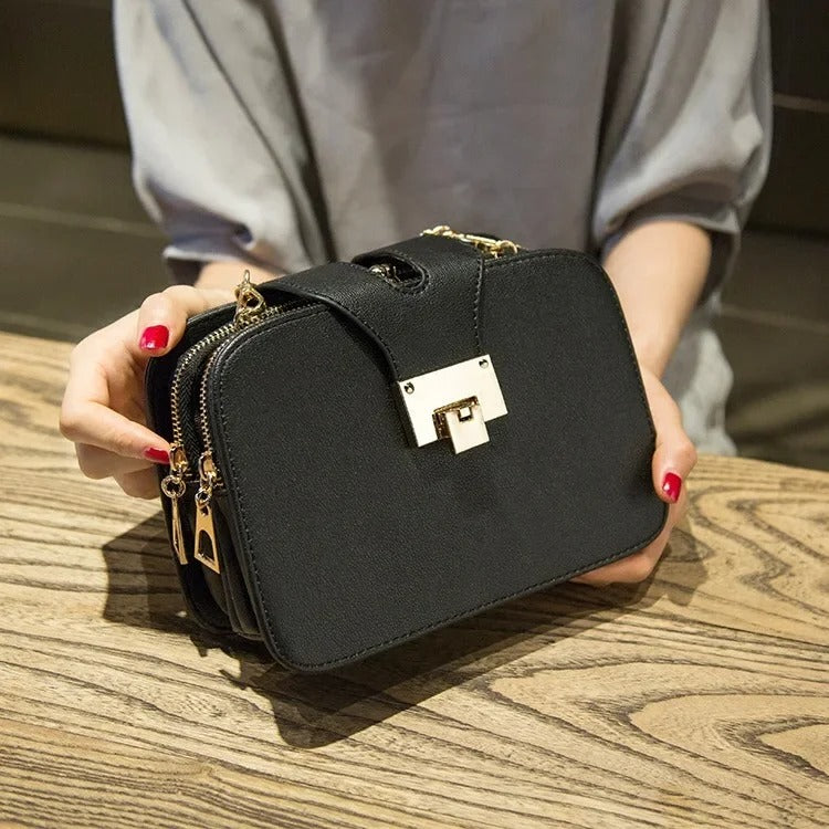 Women 's Shoulder Bag with Chain Strap