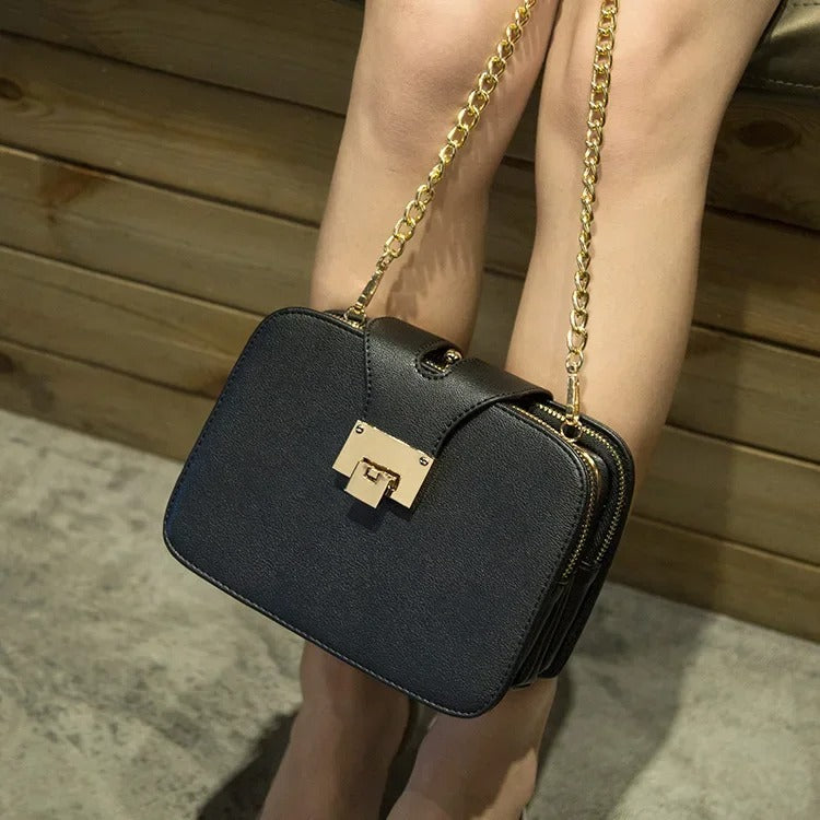 Women 's Shoulder Bag with Chain Strap