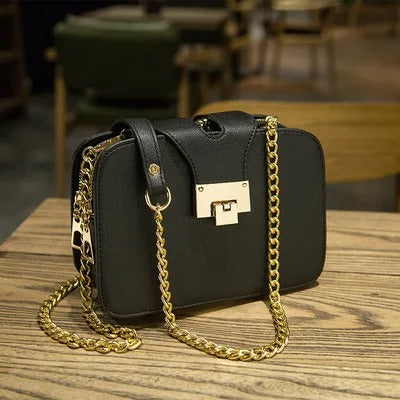 Women 's Shoulder Bag with Chain Strap