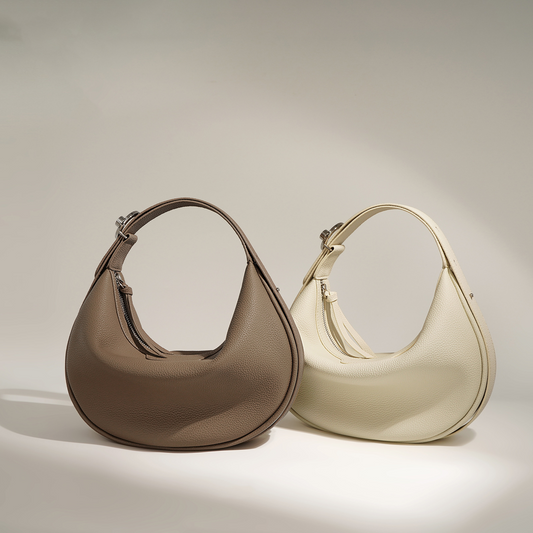 Elegant Leather Shoulder Bag in Hobo Style