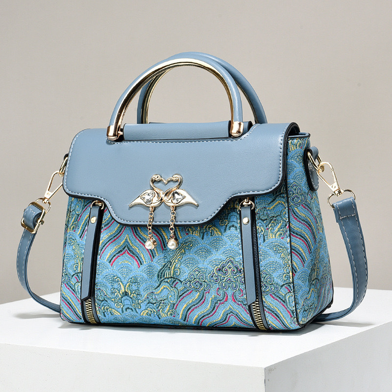 Stilkunst - Elegant Embroidery Bag with Character