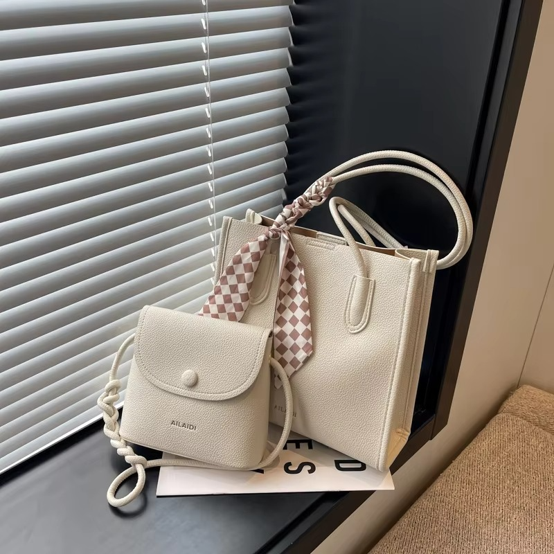 Versatile Large Capacity Fashion Bag