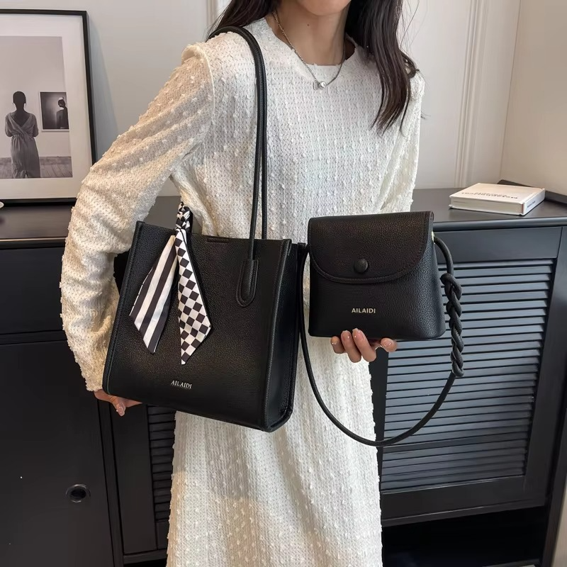 Versatile Large Capacity Fashion Bag