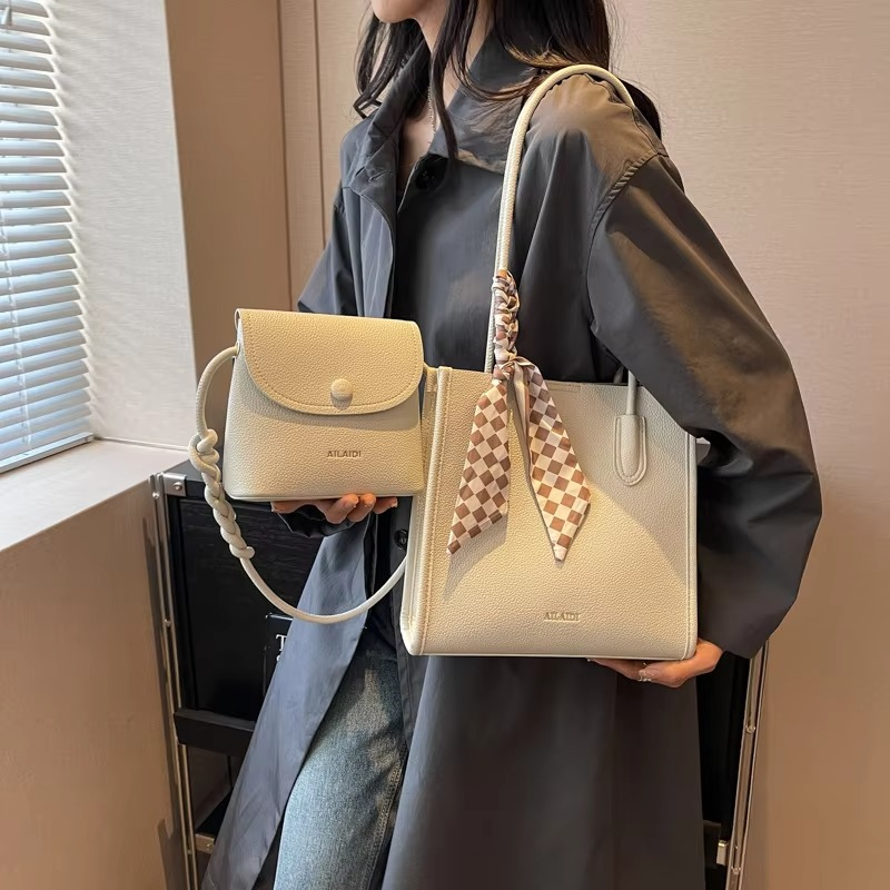 Versatile Large Capacity Fashion Bag