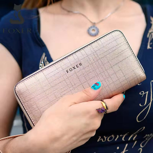 Elegant Ladies ' Coin Purse with Several Card Compartments
