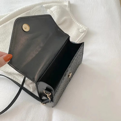 Chic and Timeless Leather Handbag