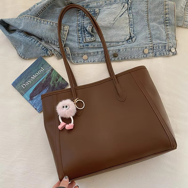 Stylish Shoulder Bag with Large Capacity