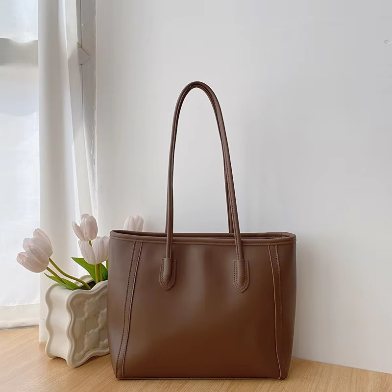 Stylish Shoulder Bag with Large Capacity