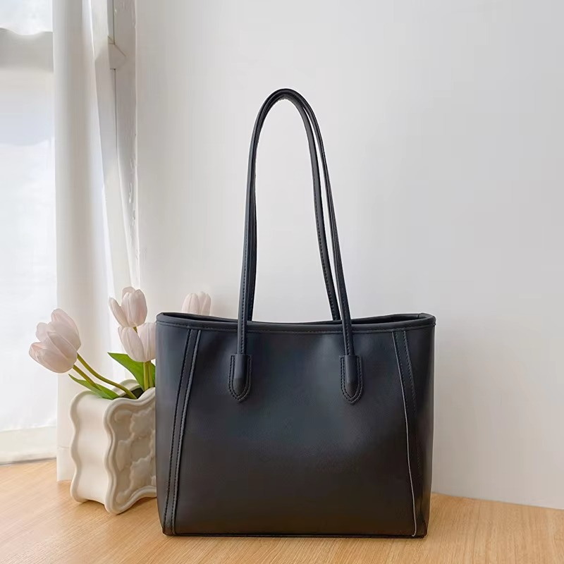 Stylish Shoulder Bag with Large Capacity
