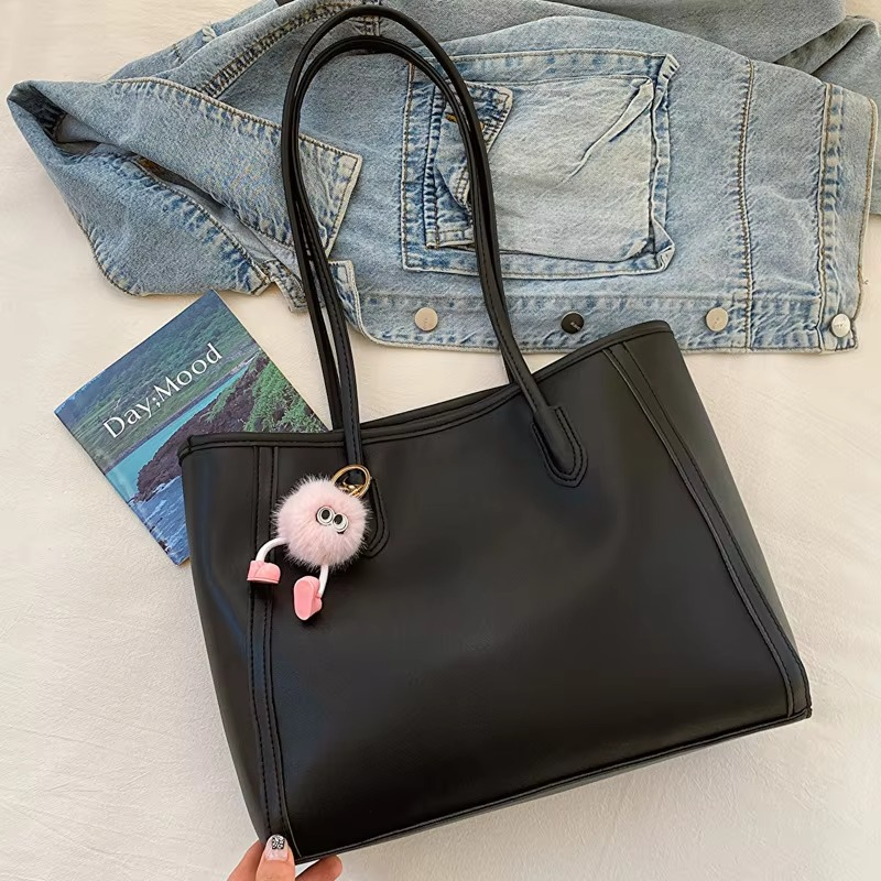 Stylish Shoulder Bag with Large Capacity
