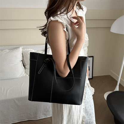 Practical Handbag for Everyday Use