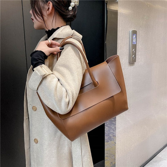 Elegant Handbag for Women with a Large Capacity