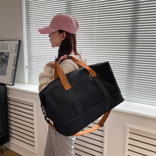 Sports Bag with Wet / Dry Separation and Large Volume