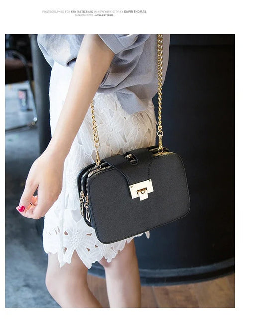 Women 's Shoulder Bag with Chain Strap