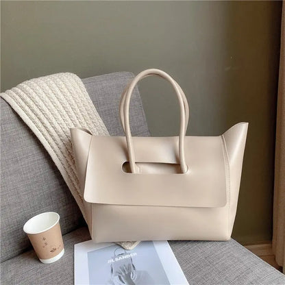 Elegant Handbag for Women with a Large Capacity